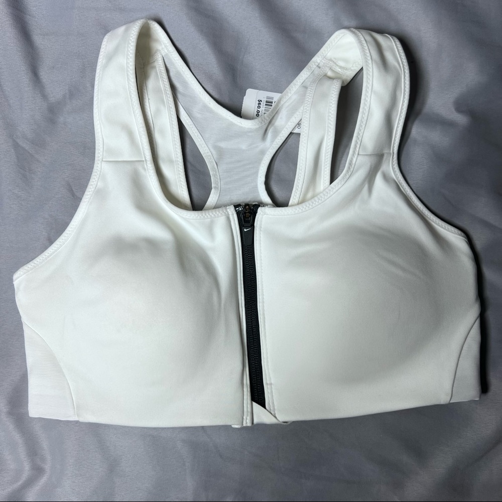 BNWOT - Nike Dri-Fit Swoosh - XL - White
